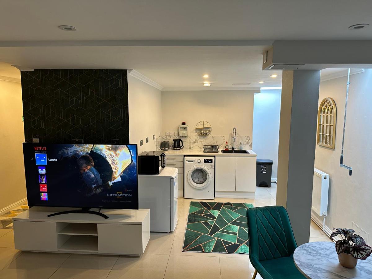 Luxury Studio Apartment Harrow on the Hill Kültér fotó