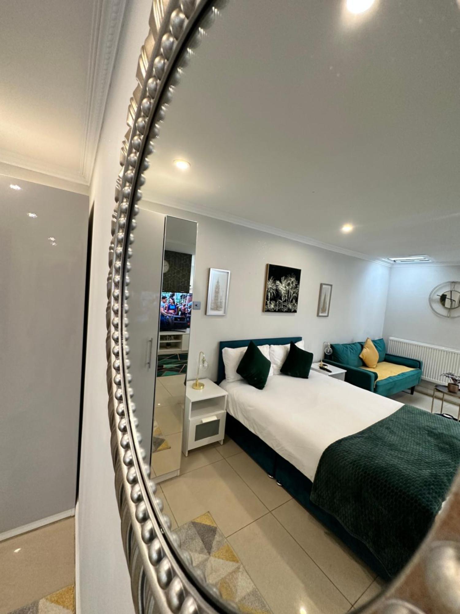 Luxury Studio Apartment Harrow on the Hill Kültér fotó