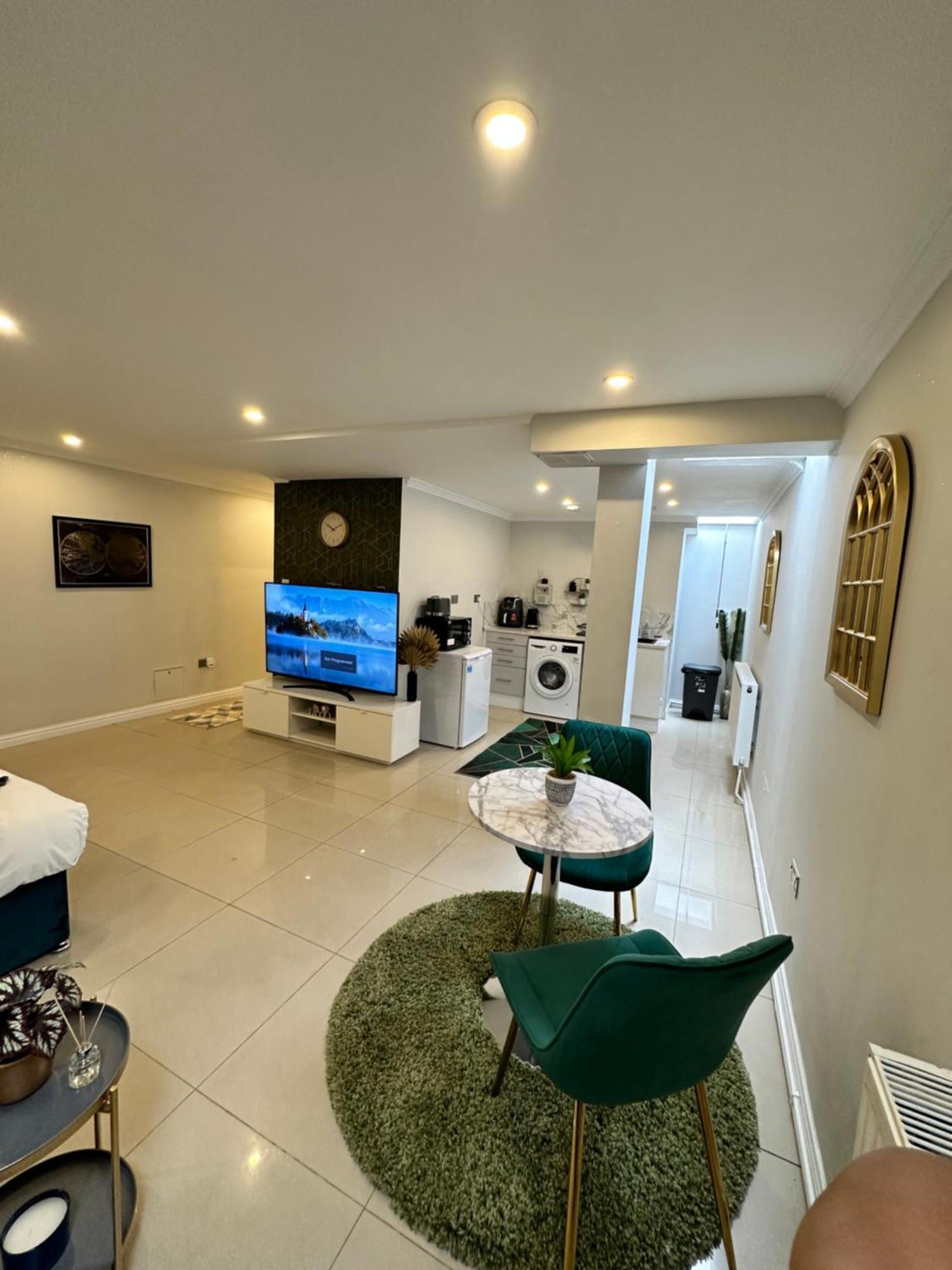 Luxury Studio Apartment Harrow on the Hill Kültér fotó